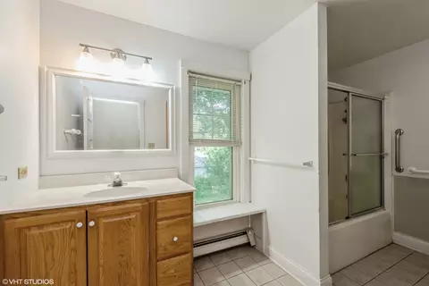 Bath - 701 N Hart Blvd, Harvard, IL 60033 photo 2 of 4