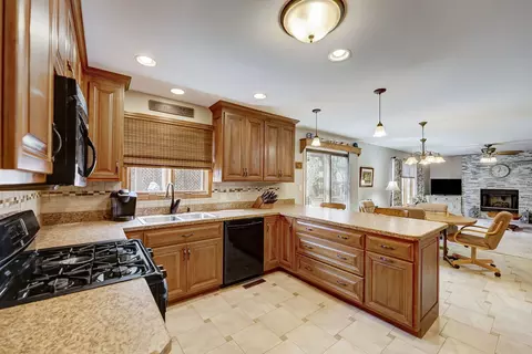 1038 Park Blvd, Morris, IL 60450 photo 7