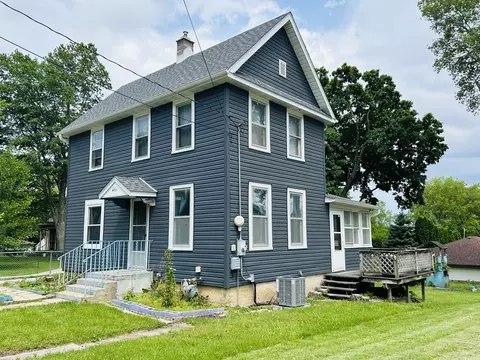 461 Perley Ave, Pecatonica, IL 61063 photo 3