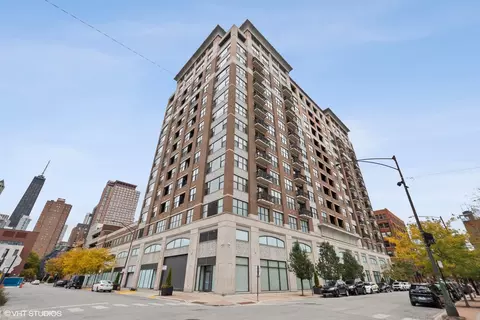 849 N Franklin St #802, Chicago, IL 60610
