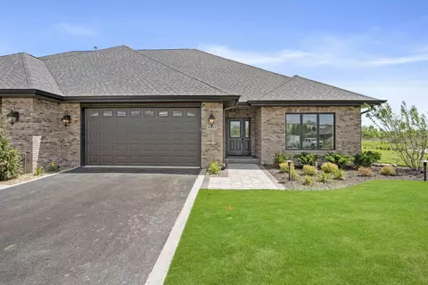 8433 Dancing Waters Ln, Saint John, IN 46373