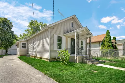 741 Superior St, Aurora, IL 60505