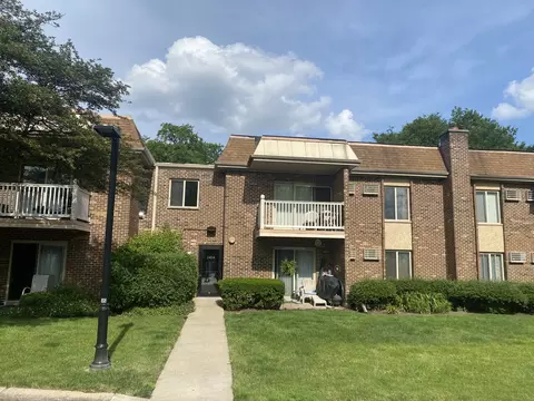 2414 N Kennicott Dr #2C, Arlington Heights, IL 60004