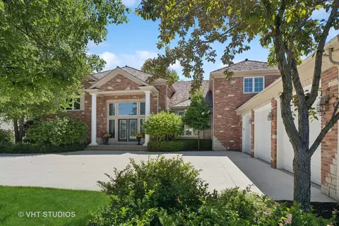 14565 S Somerset Cir, Green Oaks, IL 60048
