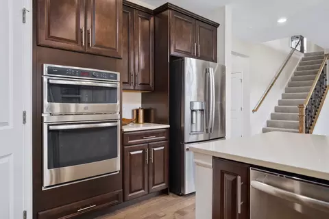 1816 Empress Ct, Elgin, IL 60124 photo 5