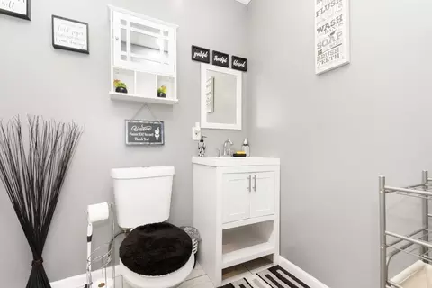 Bath - 5615 Kimberly Dr, Plainfield, IL 60586 photo 5 of 5
