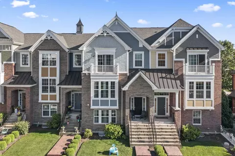 4181 Royal Mews Cir, Naperville, IL 60564