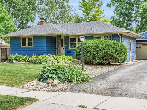 811 W Charles St, Champaign, IL 61820
