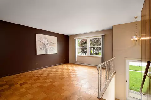 Living - 2313 Kingfisher Ln, Rolling Meadows, IL 60008 photo 1 of 5