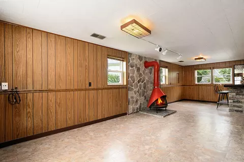 Living - 2313 Kingfisher Ln, Rolling Meadows, IL 60008 photo 5 of 5