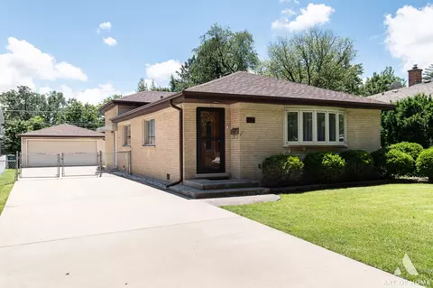 111 W Potomac Ave, Lombard, IL 60148