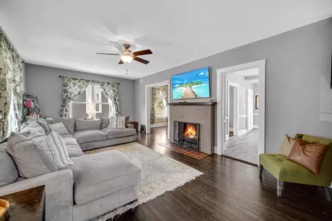 Living - 2 S Melrose Ave, Elgin, IL 60123 photo 2 of 2