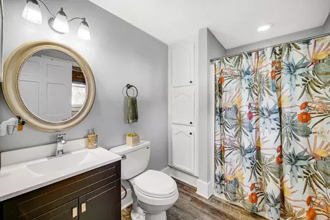 Bath - 2 S Melrose Ave, Elgin, IL 60123 photo 1 of 3