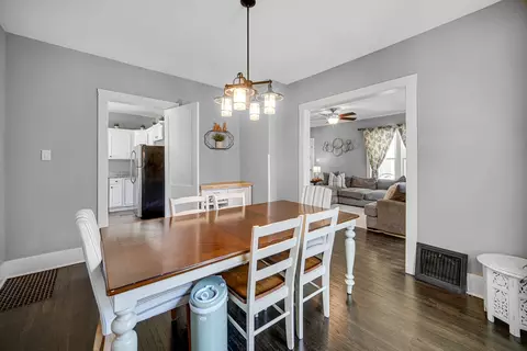 Dining - 2 S Melrose Ave, Elgin, IL 60123 photo 2 of 2