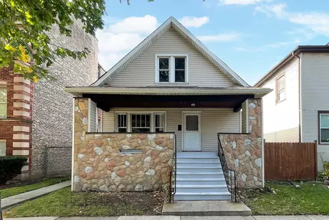 934 S Austin Blvd, Oak Park, IL 60304