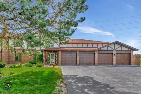 9819 Mill Dr W #E1, Palos Park, IL 60464