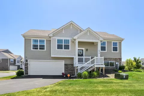 171 Goldenrod Dr, Elgin, IL 60124