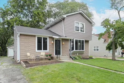 206 S Princeton Ave, Villa Park, IL 60181