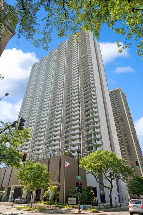 6033 N Sheridan Rd #14F, Chicago, IL 60660