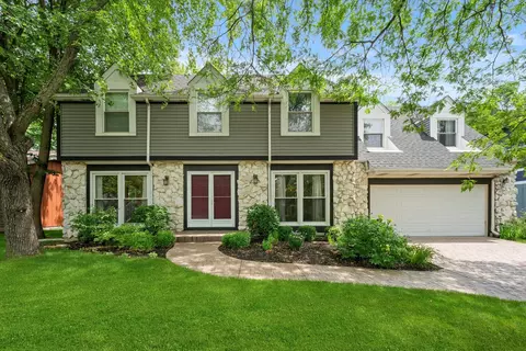 2148 Cherrywood Cir, Naperville, IL 60565