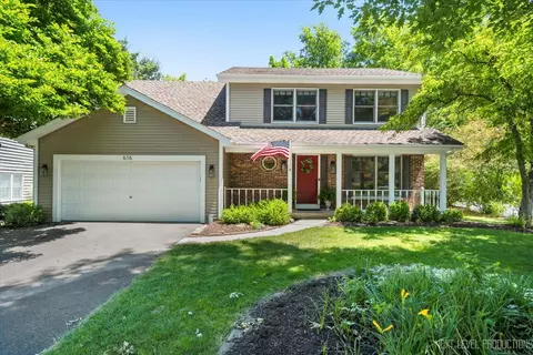 616 Viking Dr, Batavia, IL 60510