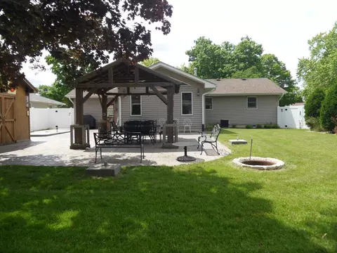 Exterior - 751 Duncan Dr, Aurora, IL 60506 photo 5 of 12
