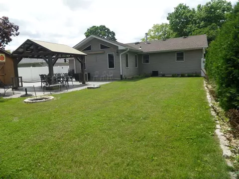 Exterior - 751 Duncan Dr, Aurora, IL 60506 photo 7 of 12