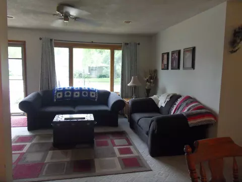 Living - 751 Duncan Dr, Aurora, IL 60506 photo 3 of 3