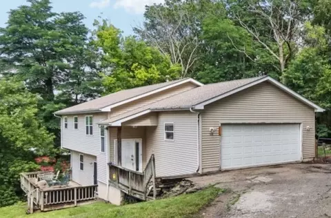 58 S Maple Ave, Fox Lake, IL 60020
