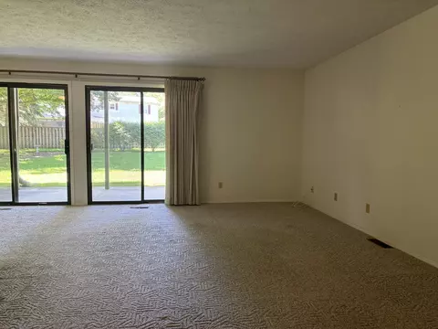 19 Brandywine Ct #19, Bloomington, IL 61704 photo 2