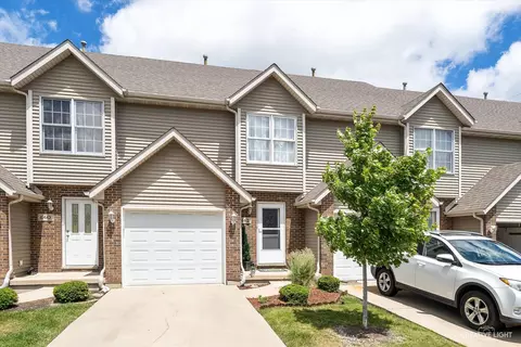 662 S Peace Rd, Sycamore, IL 60178