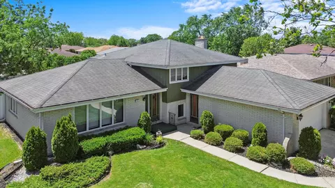 7747 Sycamore Dr, Orland Park, IL 60462