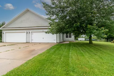 Exterior - 111 Labrador Ln, Downs, IL 61736 photo 6 of 7