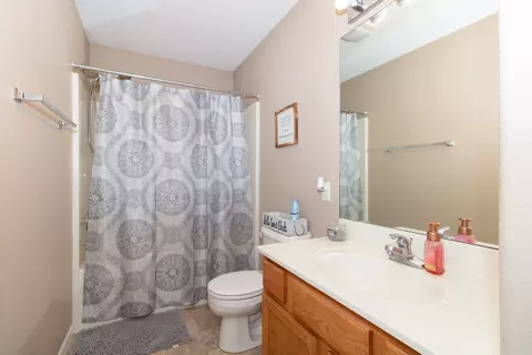 Bath - 111 Labrador Ln, Downs, IL 61736 photo 2 of 3