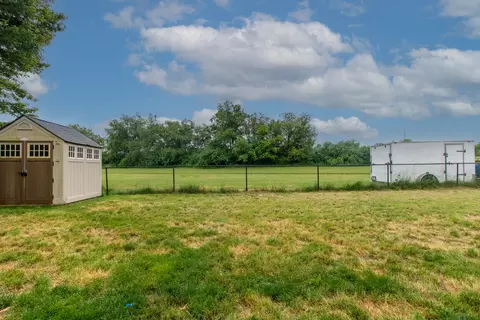 Exterior - 111 Labrador Ln, Downs, IL 61736 photo 5 of 7
