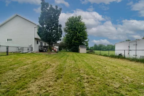 Exterior - 111 Labrador Ln, Downs, IL 61736 photo 2 of 7