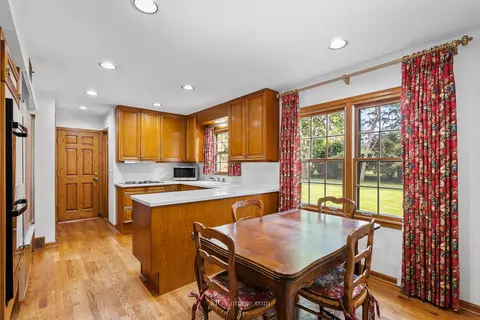 716 Gregford Rd, Burr Ridge, IL 60527 photo 14