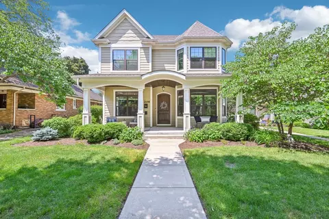 1209 S 4th St, Saint Charles, IL 60174