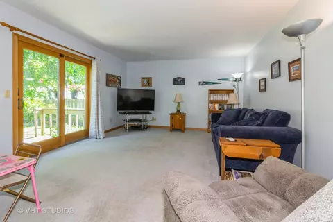 44 Hunter Dr, Montgomery, IL 60538 photo 6