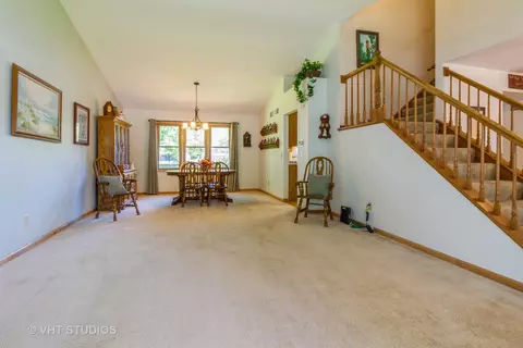44 Hunter Dr, Montgomery, IL 60538 photo 3
