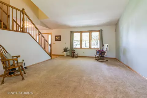 44 Hunter Dr, Montgomery, IL 60538 photo 4