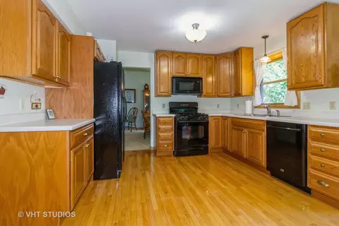44 Hunter Dr, Montgomery, IL 60538 photo 7