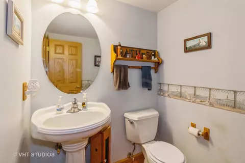 44 Hunter Dr, Montgomery, IL 60538 photo 5