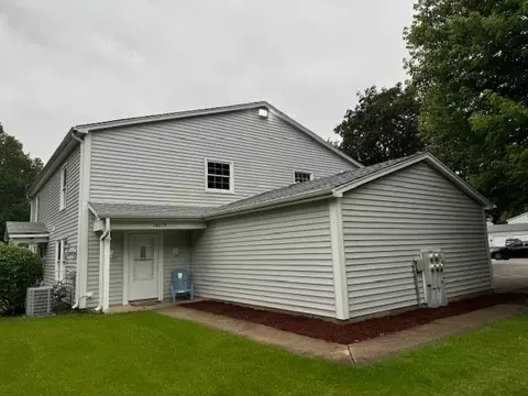 1401 N Glen Cir #B, Aurora, IL 60506