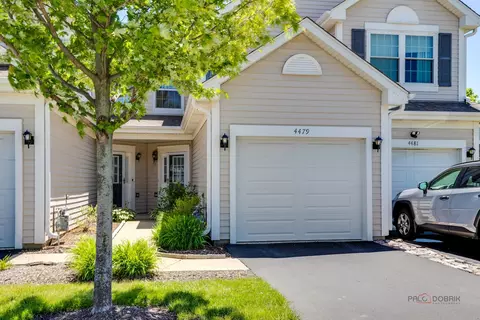4479 W Quill Ln, Waukegan, IL 60085