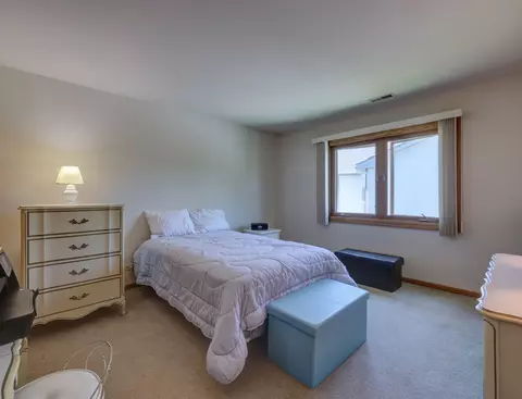 869 Kent Cir, Bartlett, IL 60103 photo 22