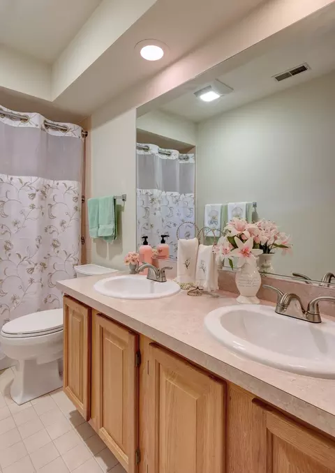 869 Kent Cir, Bartlett, IL 60103 photo 23
