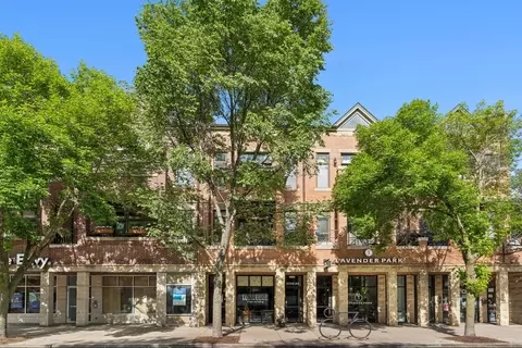 3722 N Southport Ave #2, Chicago, IL 60613