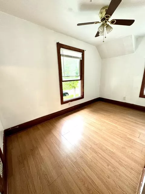 Bedroom - 307 E High St, Sycamore, IL 60178 photo 2 of 5