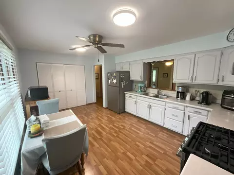 11 N717 Win Haven Dr, Elgin, IL 60123 photo 6